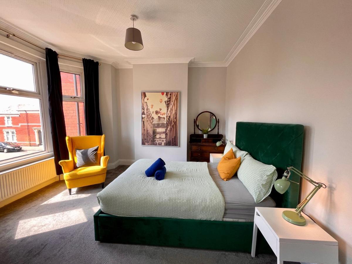 Edwardian City Centre House For Big Groups, Offroad Parking & Hot Tub! Cardiff Bagian luar foto