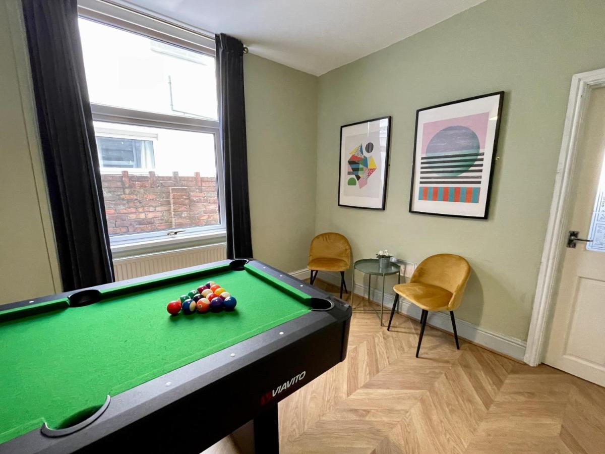 Edwardian City Centre House For Big Groups, Offroad Parking & Hot Tub! Cardiff Bagian luar foto