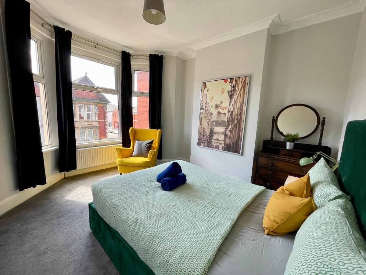 Edwardian City Centre House For Big Groups, Offroad Parking & Hot Tub! Cardiff Bagian luar foto